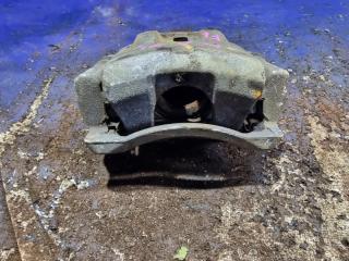 Суппорт левый передний TOYOTA BB NCP31 1NZFE 2 ракурс Суппорт левый передний TOYOTA BB NCP31 1NZFE 2 ракурс