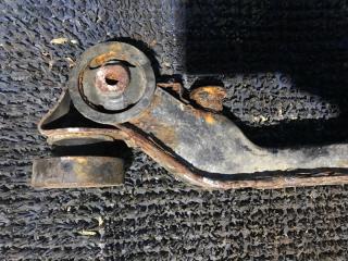 Подушка редуктора задняя TOYOTA WISH ZNE14 3 ракурс