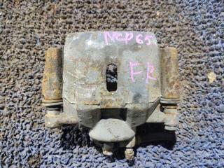 Суппорт правый передний TOYOTA IST NCP65 1NZFE 1 ракурс Суппорт правый передний TOYOTA IST NCP65 1NZFE 1 ракурс