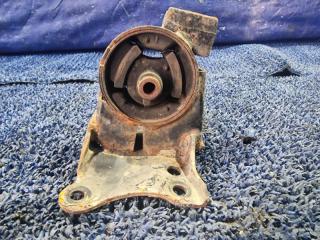 Подушка акпп NISSAN X-TRAIL NT30 QR20DE 2 ракурс Подушка акпп NISSAN X-TRAIL NT30 QR20DE 2 ракурс