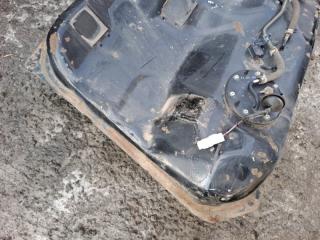 Бензобак TOYOTA SPRINTER CARIB AE114 4AFE 4 ракурс Бензобак TOYOTA SPRINTER CARIB AE114 4AFE 4 ракурс