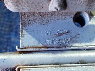 Петля дверная AUDI TT 8N3 8N0-831-412 4 ракурс