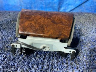Пепельница TOYOTA CRESTA GX105 274155-2030 3 ракурс Пепельница TOYOTA CRESTA GX105 274155-2030 3 ракурс