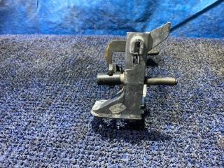 Педаль тормоза BMW X3 E83 M54B25 3511-2229128 2 ракурс Педаль тормоза BMW X3 E83 M54B25 3511-2229128 2 ракурс