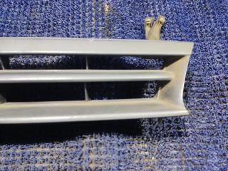 Решетка радиатора TOYOTA STARLET EP82 53111-10370 2 ракурс