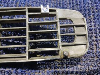 Решетка радиатора NISSAN BLUEBIRD U13 GA16DS 62310-4E200 5 ракурс
