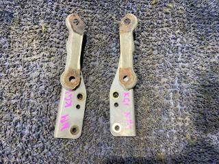 Петля капота NISSAN PULSAR N14 2 ракурс Петля капота NISSAN PULSAR N14 2 ракурс