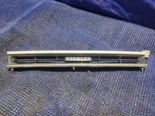 Решетка радиатора TOYOTA STARLET EP82 53111-10350 1 ракурс