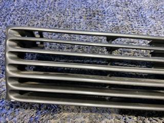 Решетка радиатора NISSAN SUNNY FB13 6231050y00 4 ракурс