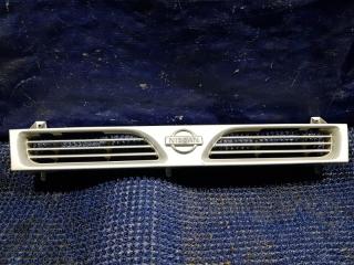 Решетка радиатора NISSAN PULSAR N14 62310-65C00 1 ракурс Решетка радиатора NISSAN PULSAR N14 62310-65C00 1 ракурс