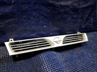 Решетка радиатора NISSAN PULSAR N14 62310-65C00 2 ракурс Решетка радиатора NISSAN PULSAR N14 62310-65C00 2 ракурс