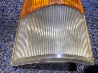 Габарит левый передний TOYOTA HIACE LH66 26-24 4 ракурс