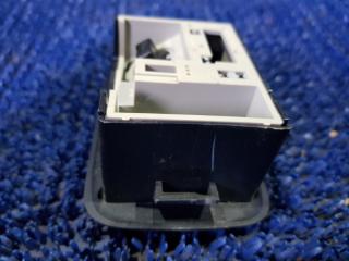Лампа салона правая передняя TOYOTA BB QNC25 169-51825 4 ракурс