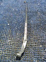 Поводок стеклоочистителя правый TOYOTA COROLLA FIELDER