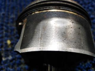 Поршень NISSAN SERENA NC25 MR20DE 4 ракурс Поршень NISSAN SERENA NC25 MR20DE 4 ракурс