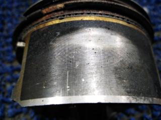 Поршень NISSAN SERENA NC25 MR20DE 5 ракурс Поршень NISSAN SERENA NC25 MR20DE 5 ракурс