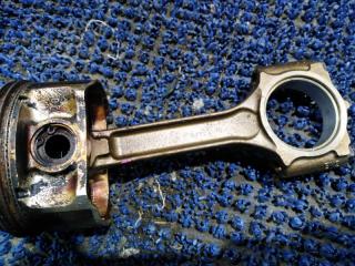 Поршень NISSAN SERENA NC25 MR20DE 2 ракурс Поршень NISSAN SERENA NC25 MR20DE 2 ракурс