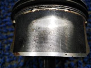 Поршень NISSAN SERENA NC25 MR20DE 5 ракурс Поршень NISSAN SERENA NC25 MR20DE 5 ракурс