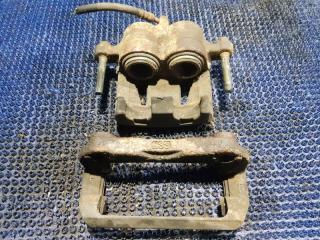 Суппорт правый передний NISSAN ELGRAND NE51 VQ35DE 4 ракурс Суппорт правый передний NISSAN ELGRAND NE51 VQ35DE 4 ракурс