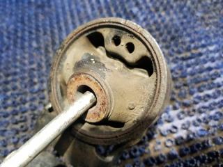Подушка двигателя задняя TOYOTA SPADE NCP145 1NZFE 3 ракурс