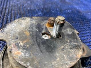 Подушка двигателя левая передняя SUBARU EXIGA YA5 EJ204 2 ракурс