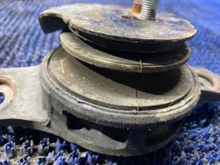Подушка двигателя левая передняя SUBARU EXIGA YA5 EJ204 3 ракурс