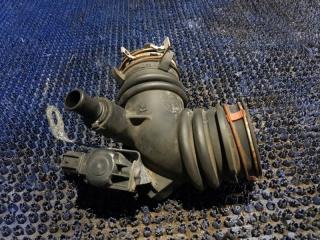 Патрубок воздушного фильтра TOYOTA PORTE NSP140 1NRFE 17880-47040 2 ракурс