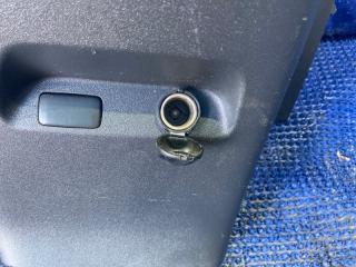 Пластик салона TOYOTA WISH ZNE14 55434-68010 5 ракурс