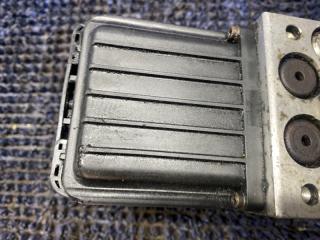 Блок abs NISSAN ELGRAND ATWE50 ZD30DDTI 47660-VG304 2 ракурс
