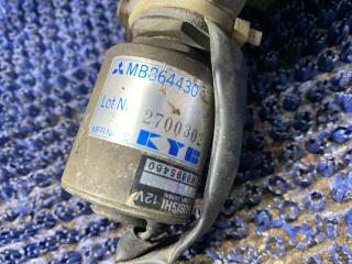 Насос гидроусилителя руля задний MITSUBISHI GALANT E64A 6A12 MB895460 3 ракурс