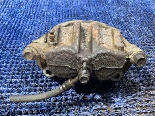 Суппорт правый передний NISSAN ELGRAND NE51 VQ35DE 3 ракурс Суппорт правый передний NISSAN ELGRAND NE51 VQ35DE 3 ракурс