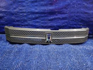 Решетка радиатора TOYOTA VOXY AZR65 53101-28220 1 ракурс