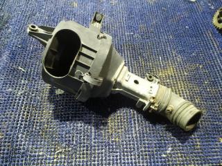 Корпус воздушного фильтра TOYOTA CROWN GS141 1GFE 2 ракурс