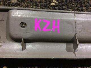 Накладка на стойку кузова передняя TOYOTA HIACE KZH106 6221195J08 4 ракурс