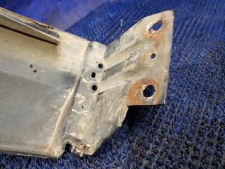 Крыло переднее правое NAVIGATOR U228