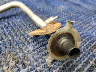 Трубка egr NISSAN CUBE Z12 HR15DE 2 ракурс Трубка egr NISSAN CUBE Z12 HR15DE 2 ракурс