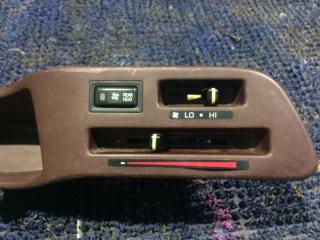 Блок управления климат-контролем задний TOYOTA HIACE LH107 55911-95j04 2 ракурс