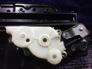 Механизм открывания двери левый задний TOYOTA ALPHARD ANH20 42612010242 4 ракурс Механизм открывания двери левый задний TOYOTA ALPHARD ANH20 42612010242 4 ракурс