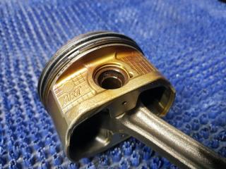 Поршень TOYOTA CROWN GRS180 4GRFSE 2 ракурс