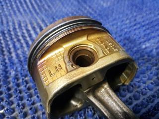 Поршень TOYOTA CROWN GRS180 4GRFSE 2 ракурс