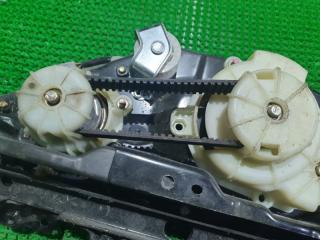 Механизм открывания двери левый задний TOYOTA ESTIMA ACR40 85605-26030 2 ракурс