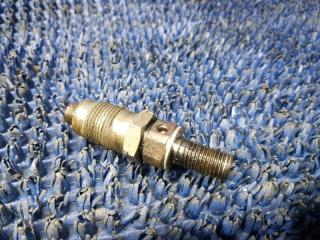 Форсунка MITSUBISHI LIBERO CD8W 4D68 2 ракурс Форсунка MITSUBISHI LIBERO CD8W 4D68 2 ракурс