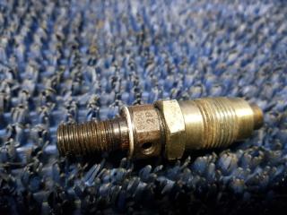 Форсунка MITSUBISHI LIBERO CD8W 4D68 5 ракурс