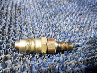 Форсунка MITSUBISHI LIBERO CD8W 4D68 2 ракурс Форсунка MITSUBISHI LIBERO CD8W 4D68 2 ракурс