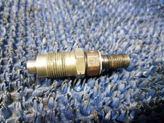 Форсунка MITSUBISHI LIBERO CD8W 4D68 3 ракурс Форсунка MITSUBISHI LIBERO CD8W 4D68 3 ракурс