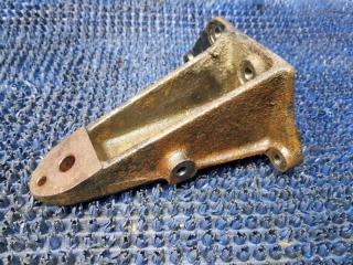 Крепление подушки двс левое переднее TOYOTA MARK II GX105 1GFE 12315-70120 4 ракурс