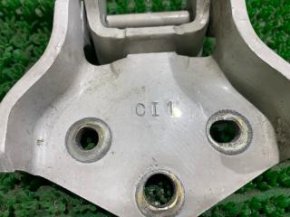 Петли 5-й двери MITSUBISHI PAJERO V65W 3 ракурс
