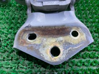 Петли 5-й двери MITSUBISHI PAJERO V65W 5 ракурс