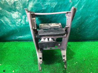 Центральная консоль NISSAN SUNNY B13 6810450Y00 2 ракурс Центральная консоль NISSAN SUNNY B13 6810450Y00 2 ракурс