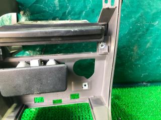 Центральная консоль NISSAN SUNNY B13 6810450Y00 5 ракурс Центральная консоль NISSAN SUNNY B13 6810450Y00 5 ракурс